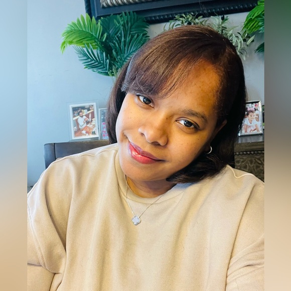 Meet your Posher, Leicy - Picture 3 of 7